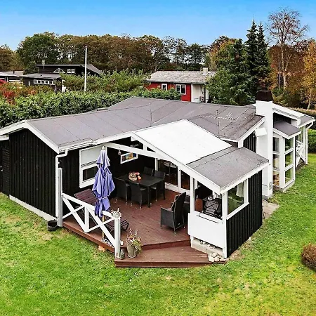 Ferienhaus Holiday Lxxvi *